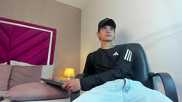 Dominic Foxx online show from 03.06.26