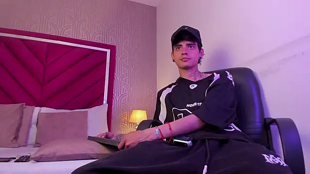 Dominic Foxx online show from 03.07.26