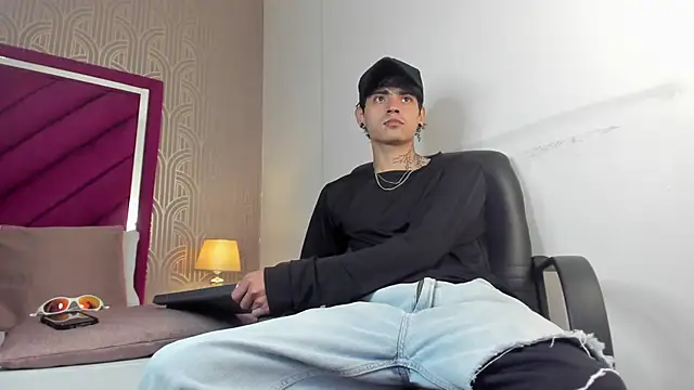 Dominic Foxx online show from 03.13.26