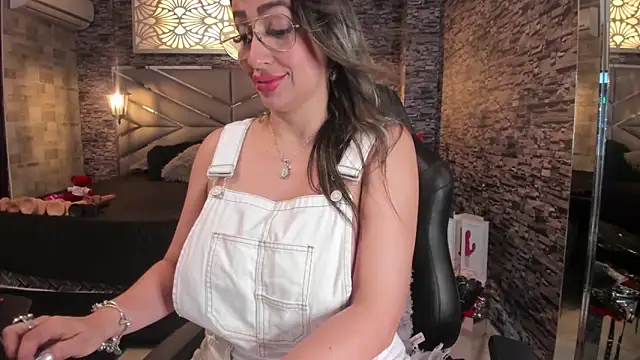 Nicolle Doll  online show from 04.25.26