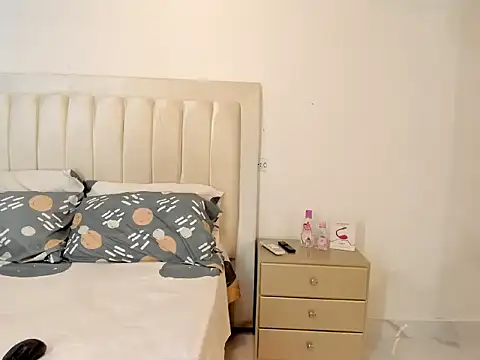 Scarlet luna1 online show from 02.28.26