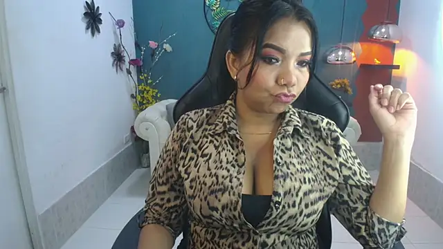 Elizabeth Suan  online show from 03.17.26