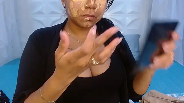 Elizabeth Suan  online show from 03.27.26