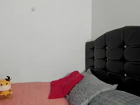 LatinaQueen23 online show from 03.06.26