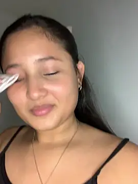 Snapshot of laly_spank chatting on 03.04.26 laly spank online show from 03.04.26