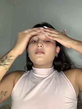 Snapshot of laly_spank chatting on 03.08.26 laly spank online show from 03.08.26