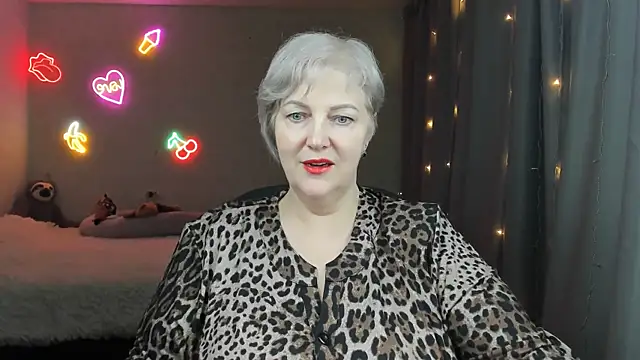 Mary-Leee online show from 04.04.26