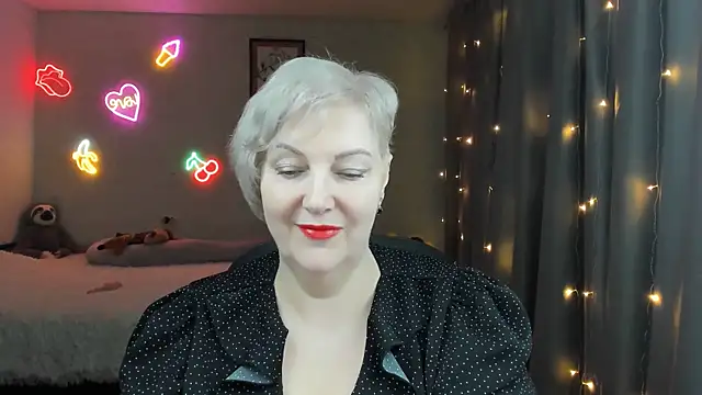 Mary-Leee online show from 04.28.26