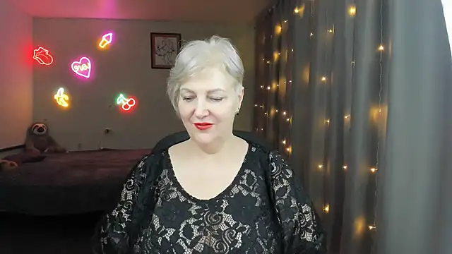 Mary-Leee online show from 05.12.26
