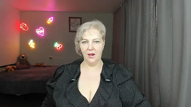 Mary-Leee online show from 06.07.26