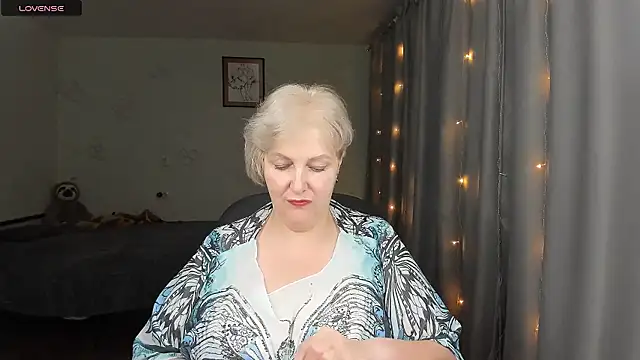 Mary-Leee online show from 06.17.26