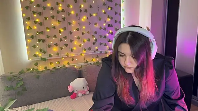 RiotKitten1 online show from 03.13.26