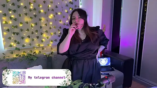 RiotKitten1 online show from 03.18.26