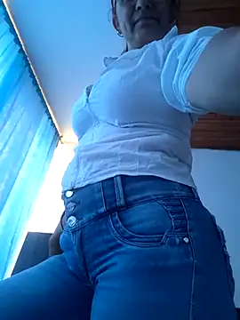 Lorenaluna online show from 04.28.26