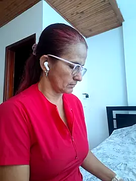 Lorenaluna online show from 04.29.26