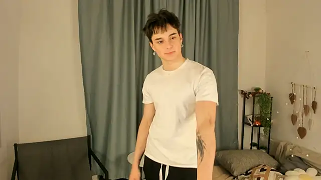 Snapshot of CipherMoth chatting on 03.08.26 CipherMoth online show from 03.08.26