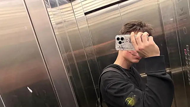 Snapshot of CipherMoth chatting on 03.20.26 CipherMoth online show from 03.20.26