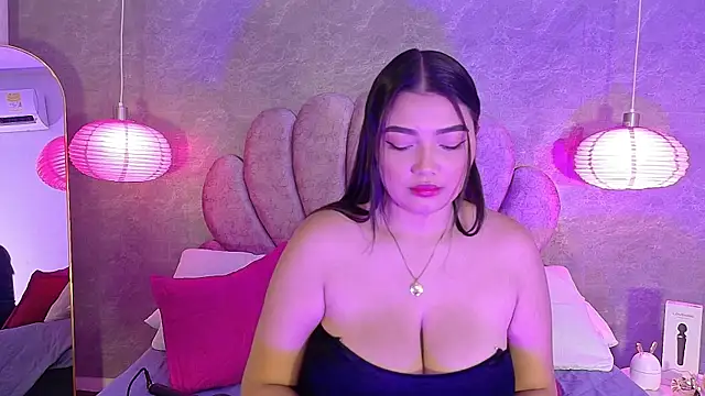 ArianaRougee online show from 07.11.26