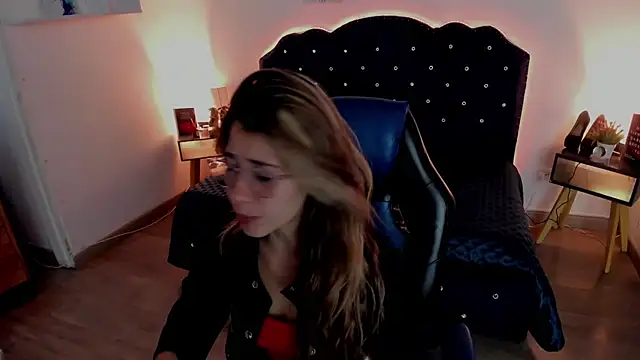 SaraRoadess online show from 03.06.26