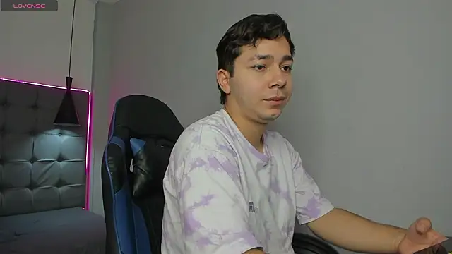 Julian Smith21 online show from 03.08.26