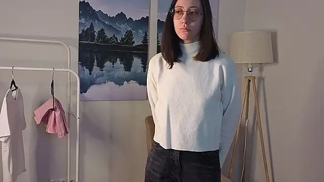 DoraWhitrock online show from 02.22.26