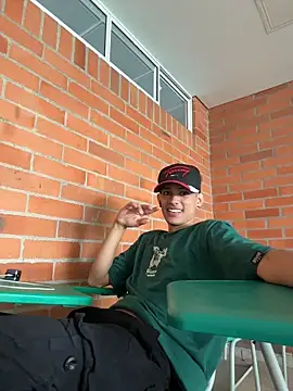 Snapshot of HarryGaze chatting on 04.06.26 HarryGaze online show from 04.06.26