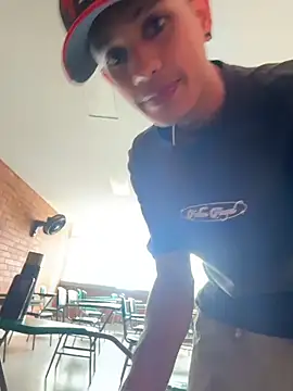 Snapshot of HarryGaze chatting on 04.08.26 HarryGaze online show from 04.08.26