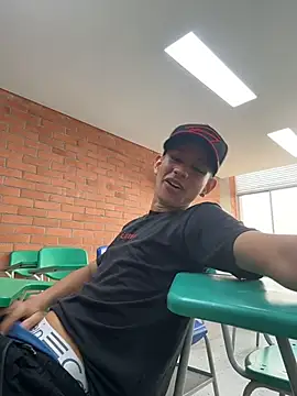 Snapshot of HarryGaze chatting on 04.10.26 HarryGaze online show from 04.10.26