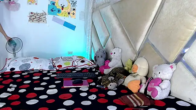 Snapshot of charlot_jostin chatting on 03.21.26 charlot jostin online show from 03.21.26