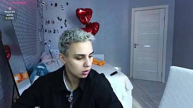 LuxuryLoverss online show from 03.15.26