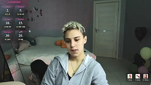 LuxuryLoverss online show from 04.23.26