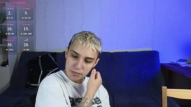 LuxuryLoverss online show from 06.17.26