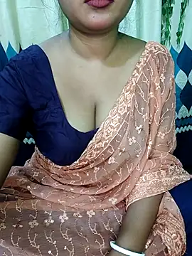 Snapshot of Turshaio chatting on 07.04.26 Turshaio online show from 07.04.26