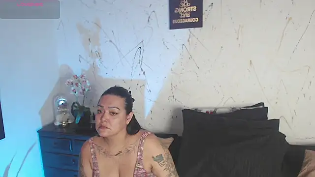 Snapshot of violeta_delavega chatting on 05.27.26 violeta delavega online show from 05.27.26