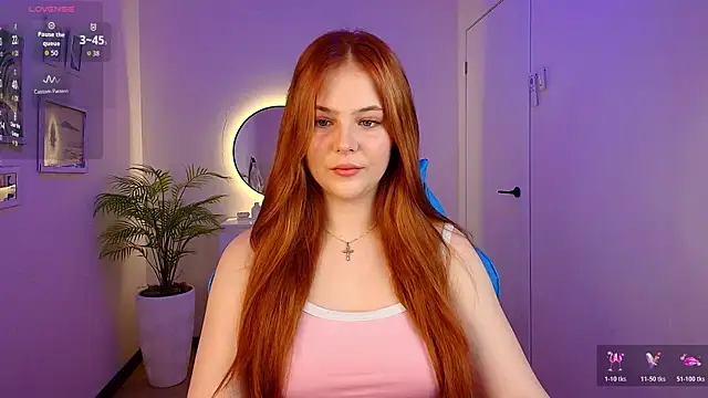 Snapshot of Elle_Funning chatting on 03.25.26 Elle Funning online show from 03.25.26