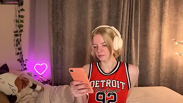 Snapshot of Marry_Sornatiko chatting on 05.14.26 Marry Sornatiko online show from 05.14.26