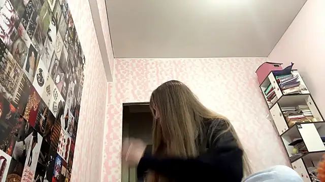 Snapshot of JanineThielman chatting on 06.09.26 JanineThielman online show from 06.09.26