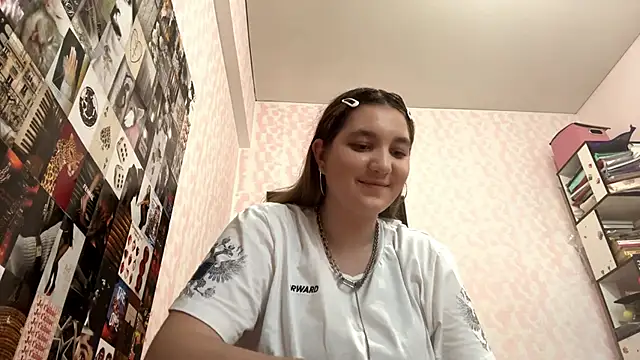 Snapshot of JanineThielman chatting on 06.11.26 JanineThielman online show from 06.11.26