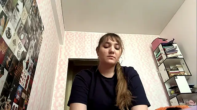 Snapshot of JanineThielman chatting on 06.16.26 JanineThielman online show from 06.16.26
