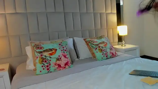 Tiffanyy Lam online show from 03.16.26