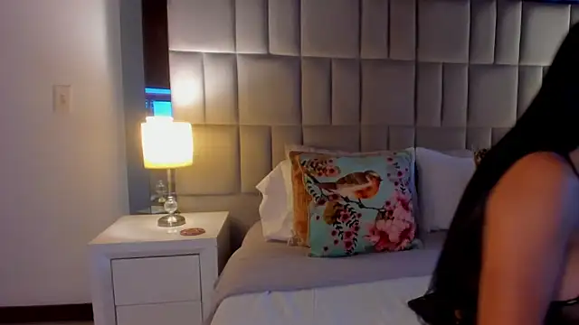 Tiffanyy Lam online show from 03.17.26