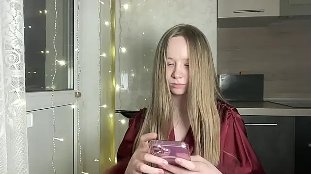 Snapshot of cutefoxieee chatting on 04.08.26 cutefoxieee online show from 04.08.26