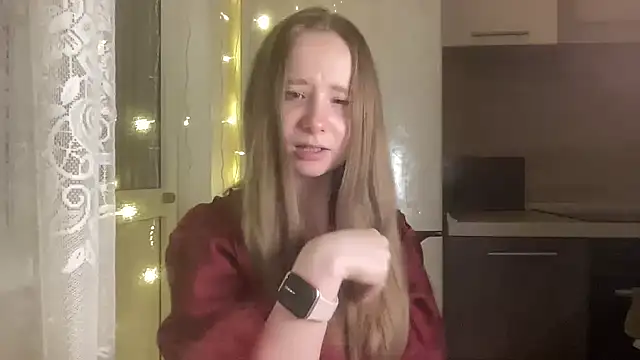 Snapshot of cutefoxieee chatting on 04.13.26 cutefoxieee online show from 04.13.26