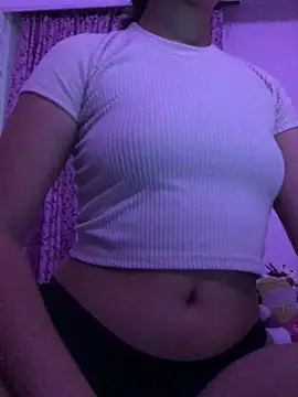 Snapshot of eemilyy22 chatting on 02.24.26 eemilyy22 online show from 02.24.26