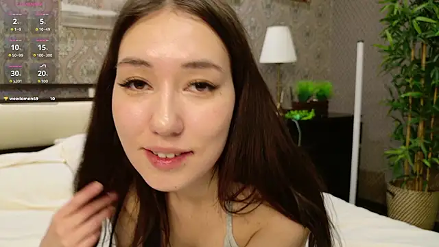 AnnieHeywood online show from 03.05.26