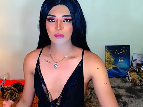 Queeny Cassandra online show from 03.04.26