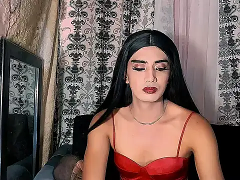 Queeny Cassandra online show from 06.13.26