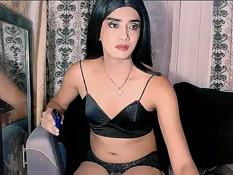 Queeny Cassandra online show from 06.14.26