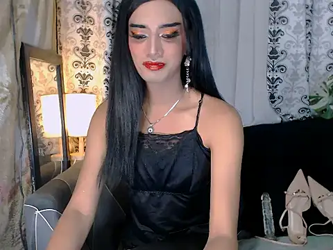 Queeny Cassandra online show from 07.22.26