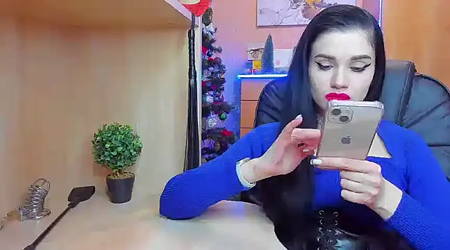 Snapshot of KristiTopxx chatting on 12.12.24 KristiTopxx online show from 12.12.24